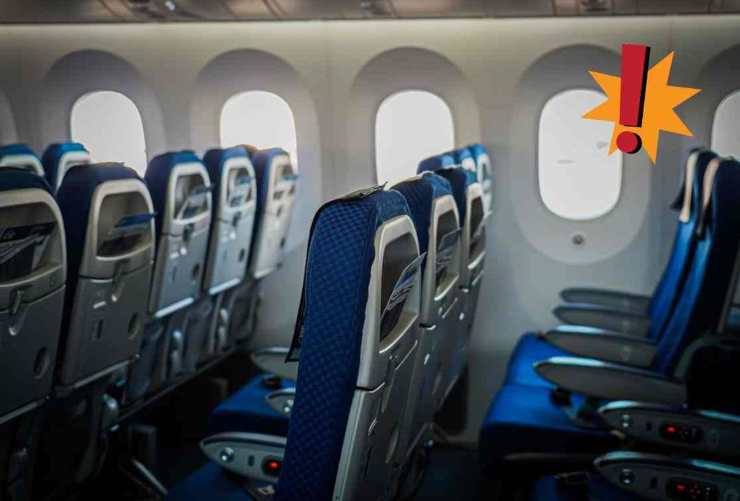 sièges d'avion vides