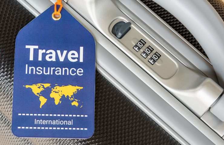 valise et assurance voyage