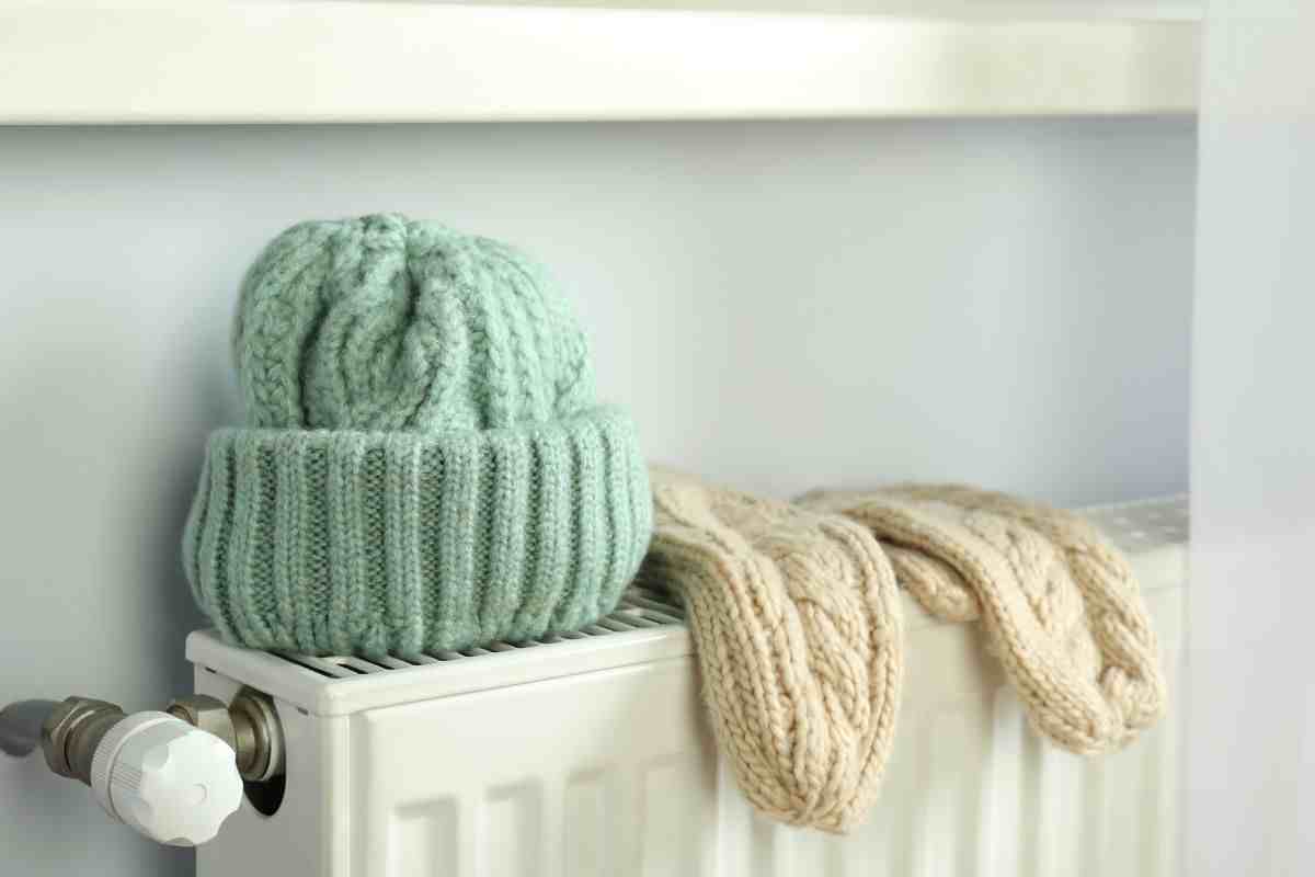 vêtements sur les radiateurs